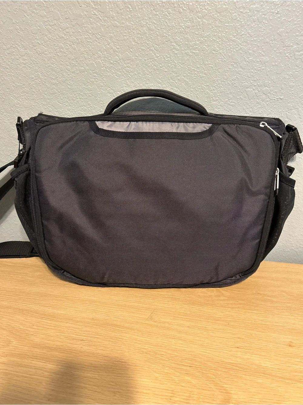 Nike Golf Black Messenger Bag Laptop Briefcase Water-Resistant Commuter Satchel